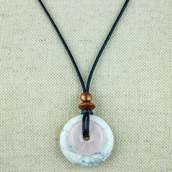 White Howlite and Rose Quartz Necklace - Picture 4 of 6